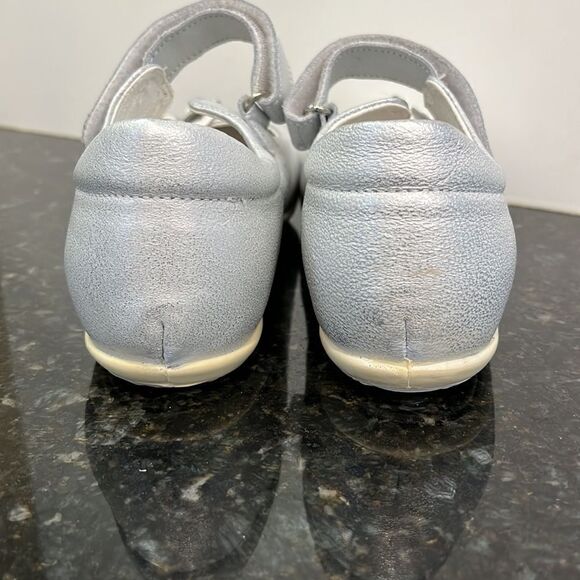 Primigi Women’s Silver Strap Shoe Flats-Size 37 - Picture 5 of 9